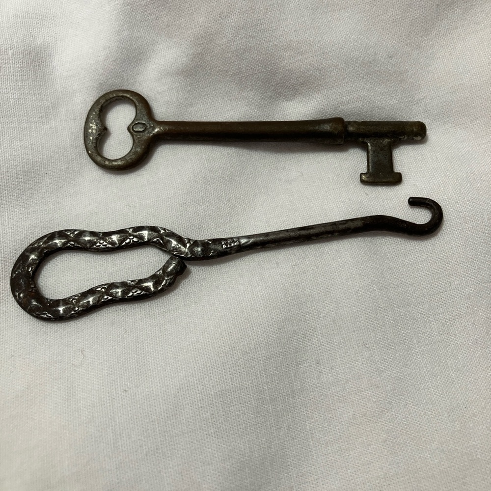 Vintage Metal Decor - Skeleton Key & Forged Hook